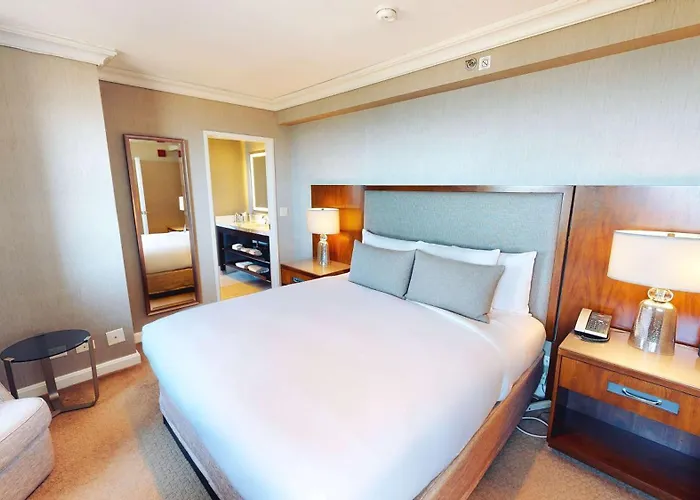 Hilton Hotel 3*